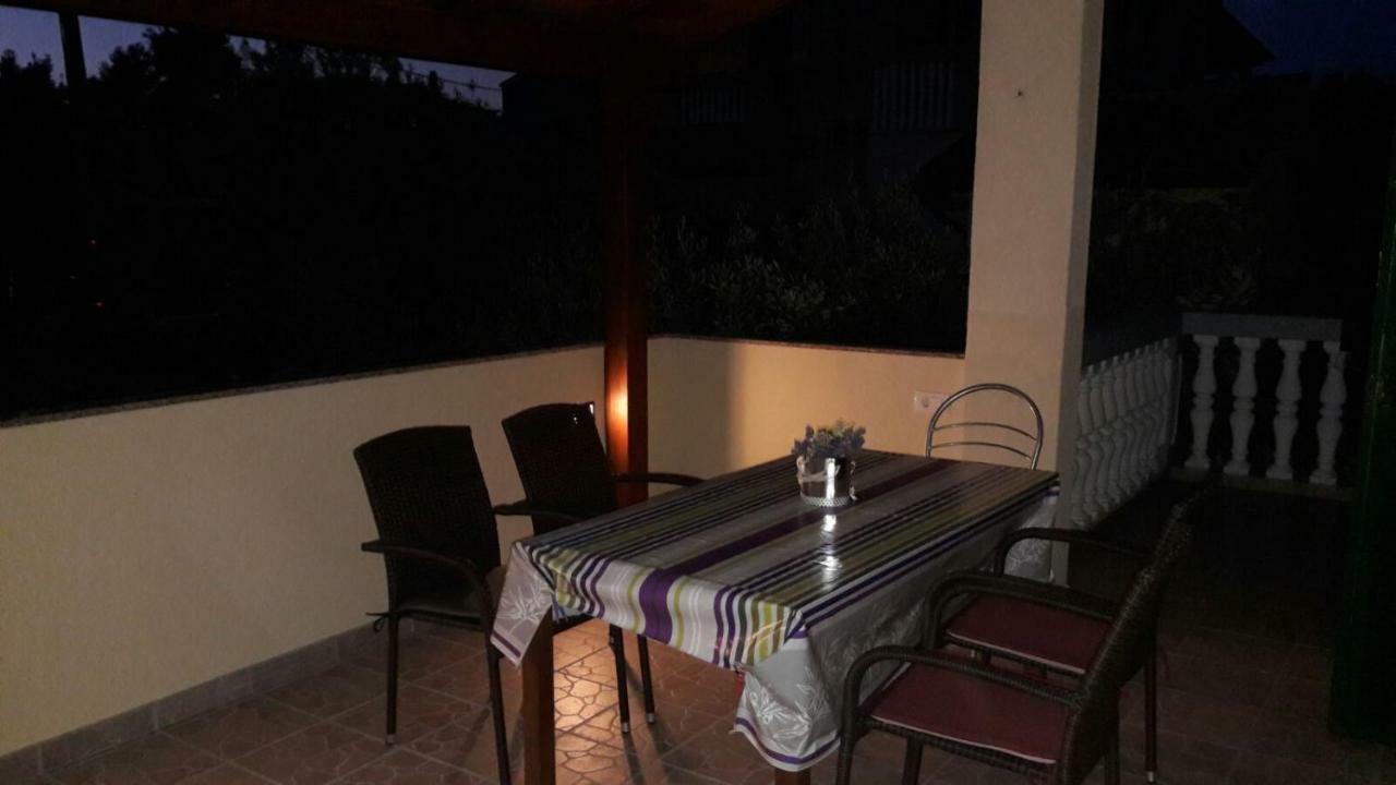 Apartmani Krpeta Pakoštane Exterior foto